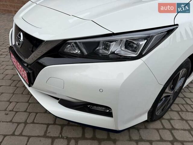 Белый Ниссан Лиф, объемом двигателя 0 л и пробегом 127 тыс. км за 14999 $, фото 23 на Automoto.ua