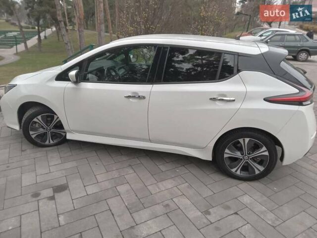 Білий Ніссан Ліф, об'ємом двигуна 0 л та пробігом 81 тис. км за 16990 $, фото 6 на Automoto.ua