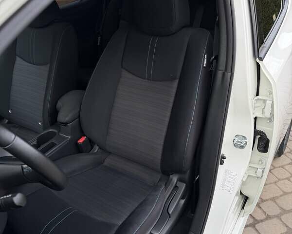 Белый Ниссан Лиф, объемом двигателя 0 л и пробегом 127 тыс. км за 14999 $, фото 29 на Automoto.ua