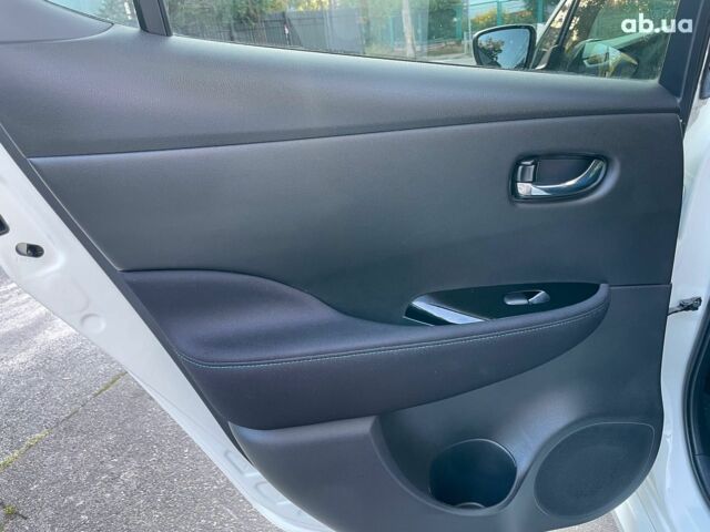 Белый Ниссан Лиф, объемом двигателя 0 л и пробегом 21 тыс. км за 15590 $, фото 16 на Automoto.ua