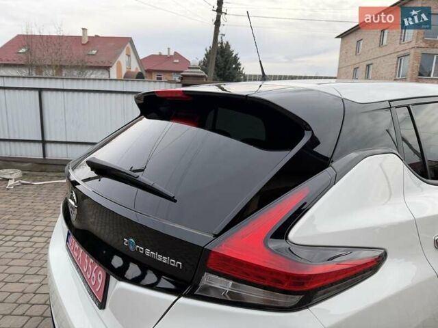 Белый Ниссан Лиф, объемом двигателя 0 л и пробегом 127 тыс. км за 14999 $, фото 18 на Automoto.ua