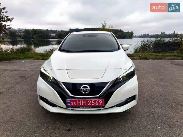 Белый Ниссан Лиф, объемом двигателя 0 л и пробегом 72 тыс. км за 13750 $, фото 32 на Automoto.ua