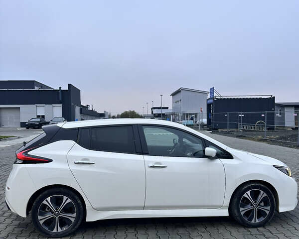 Белый Ниссан Лиф, объемом двигателя 0 л и пробегом 22 тыс. км за 14500 $, фото 5 на Automoto.ua