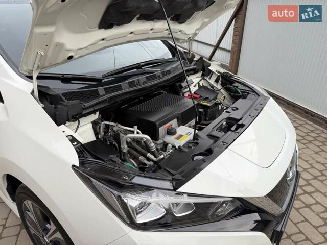 Белый Ниссан Лиф, объемом двигателя 0 л и пробегом 127 тыс. км за 14999 $, фото 71 на Automoto.ua