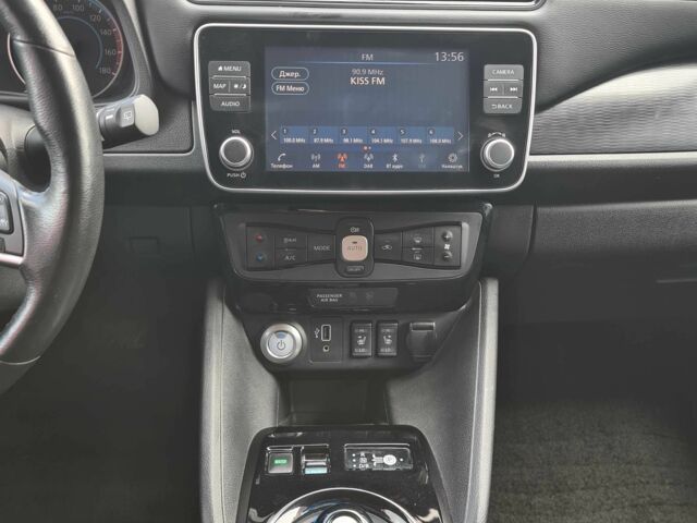 Білий Ніссан Ліф, об'ємом двигуна 0 л та пробігом 85 тис. км за 13500 $, фото 3 на Automoto.ua