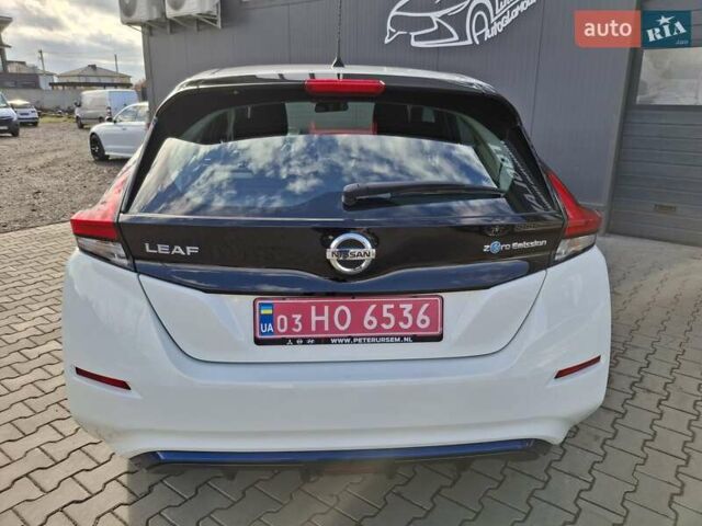 Белый Ниссан Лиф, объемом двигателя 0 л и пробегом 129 тыс. км за 12500 $, фото 5 на Automoto.ua