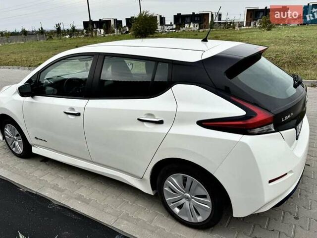 Белый Ниссан Лиф, объемом двигателя 0 л и пробегом 68 тыс. км за 12700 $, фото 3 на Automoto.ua