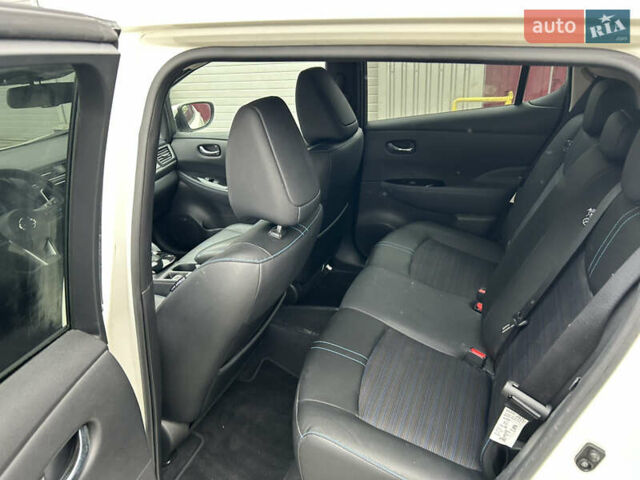 Белый Ниссан Лиф, объемом двигателя 0 л и пробегом 41 тыс. км за 15300 $, фото 14 на Automoto.ua