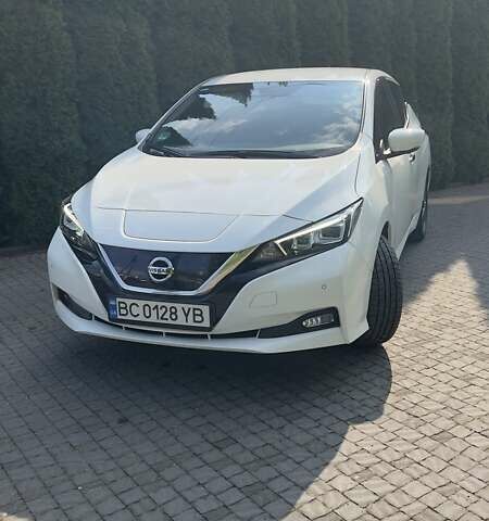 Белый Ниссан Лиф, объемом двигателя 0 л и пробегом 55 тыс. км за 17500 $, фото 13 на Automoto.ua