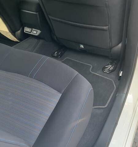 Белый Ниссан Лиф, объемом двигателя 0 л и пробегом 55 тыс. км за 17500 $, фото 42 на Automoto.ua