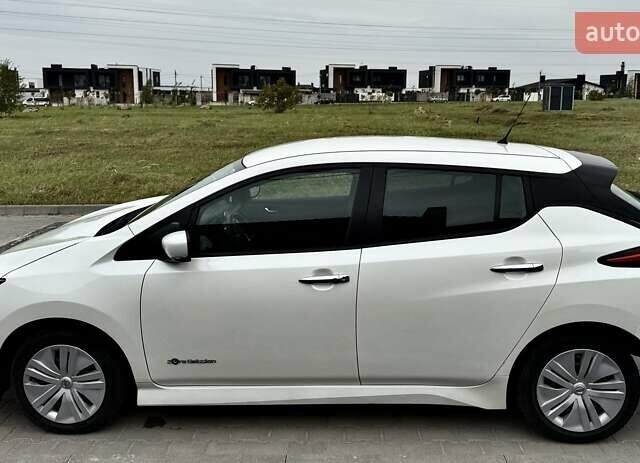 Белый Ниссан Лиф, объемом двигателя 0 л и пробегом 68 тыс. км за 12700 $, фото 1 на Automoto.ua