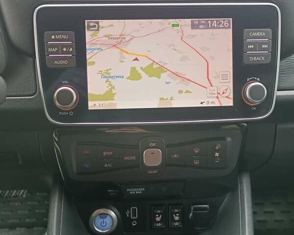 Белый Ниссан Лиф, объемом двигателя 0 л и пробегом 76 тыс. км за 13800 $, фото 18 на Automoto.ua