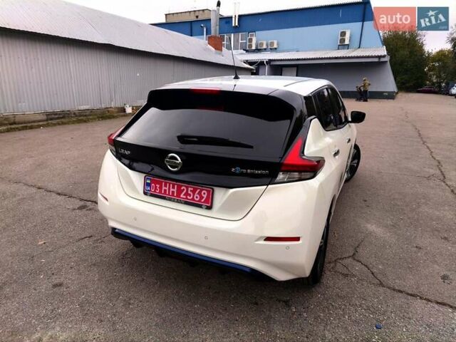 Белый Ниссан Лиф, объемом двигателя 0 л и пробегом 72 тыс. км за 13750 $, фото 40 на Automoto.ua