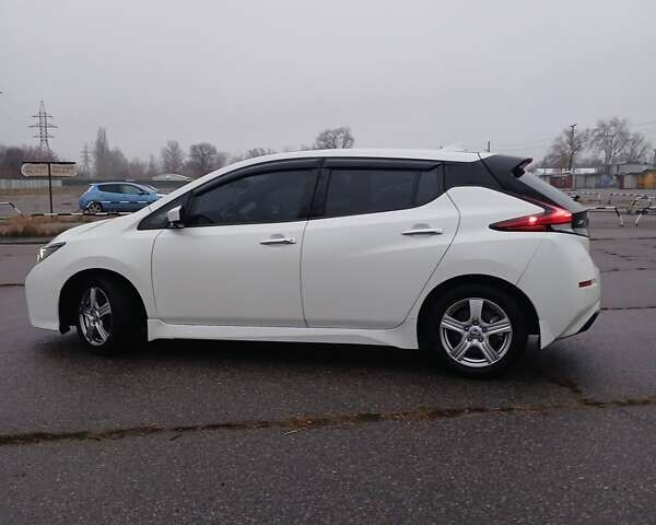 Белый Ниссан Лиф, объемом двигателя 0 л и пробегом 109 тыс. км за 12900 $, фото 3 на Automoto.ua