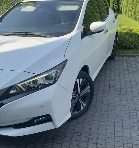 Белый Ниссан Лиф, объемом двигателя 0 л и пробегом 55 тыс. км за 17500 $, фото 10 на Automoto.ua