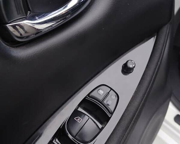 Белый Ниссан Лиф, объемом двигателя 0 л и пробегом 109 тыс. км за 12900 $, фото 17 на Automoto.ua