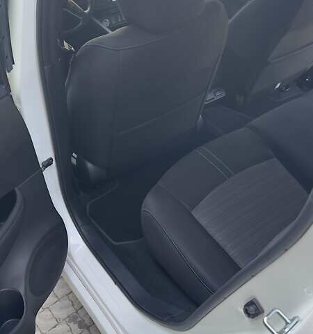 Белый Ниссан Лиф, объемом двигателя 0 л и пробегом 55 тыс. км за 17500 $, фото 63 на Automoto.ua