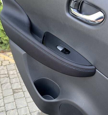 Белый Ниссан Лиф, объемом двигателя 0 л и пробегом 55 тыс. км за 17500 $, фото 46 на Automoto.ua