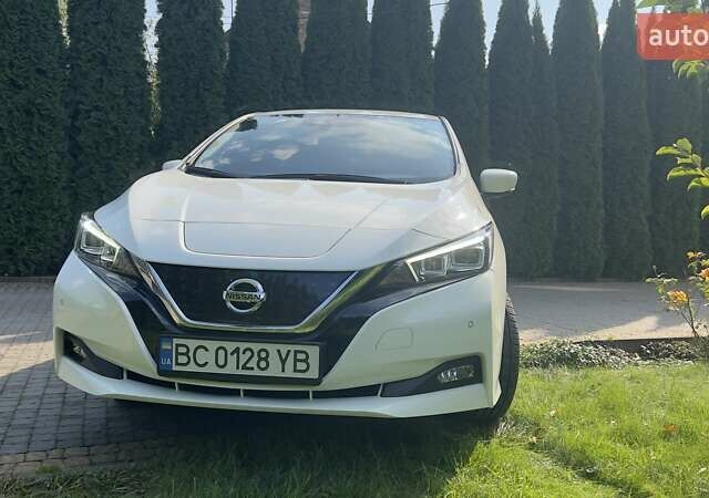 Белый Ниссан Лиф, объемом двигателя 0 л и пробегом 55 тыс. км за 17500 $, фото 26 на Automoto.ua