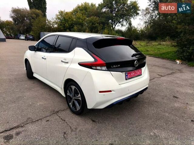 Белый Ниссан Лиф, объемом двигателя 0 л и пробегом 72 тыс. км за 13750 $, фото 43 на Automoto.ua