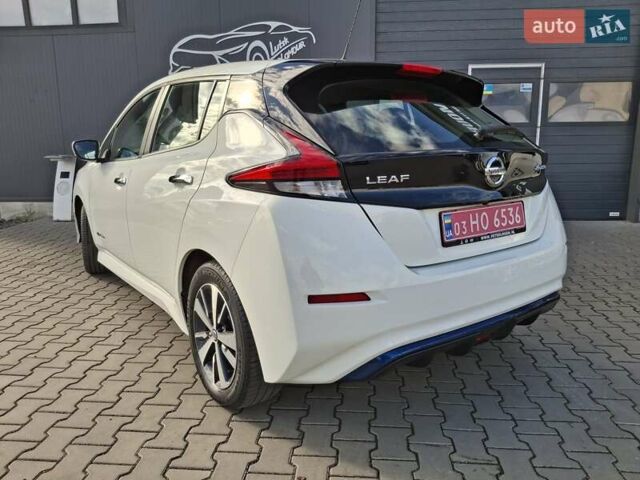 Белый Ниссан Лиф, объемом двигателя 0 л и пробегом 129 тыс. км за 12500 $, фото 4 на Automoto.ua