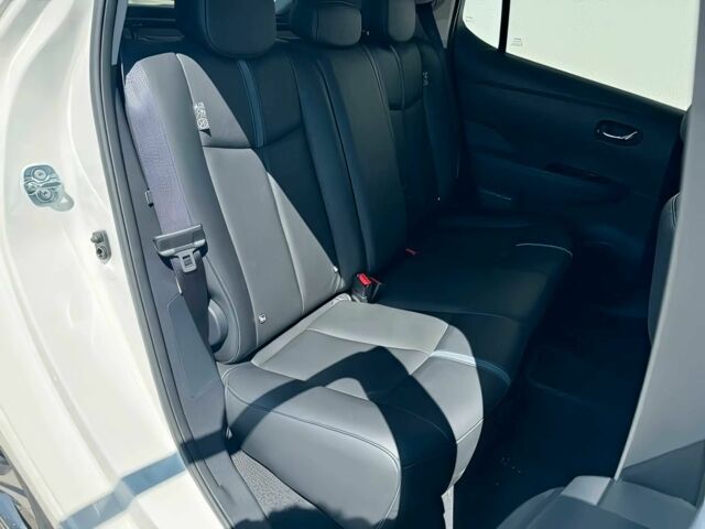 Білий Ніссан Ліф, об'ємом двигуна 0 л та пробігом 43 тис. км за 9000 $, фото 14 на Automoto.ua