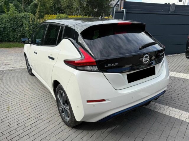 Білий Ніссан Ліф, об'ємом двигуна 0 л та пробігом 68 тис. км за 9000 $, фото 5 на Automoto.ua