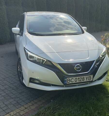 Белый Ниссан Лиф, объемом двигателя 0 л и пробегом 55 тыс. км за 17500 $, фото 28 на Automoto.ua