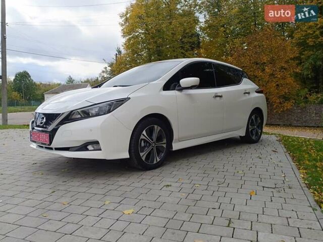 Белый Ниссан Лиф, объемом двигателя 0 л и пробегом 76 тыс. км за 13800 $, фото 1 на Automoto.ua