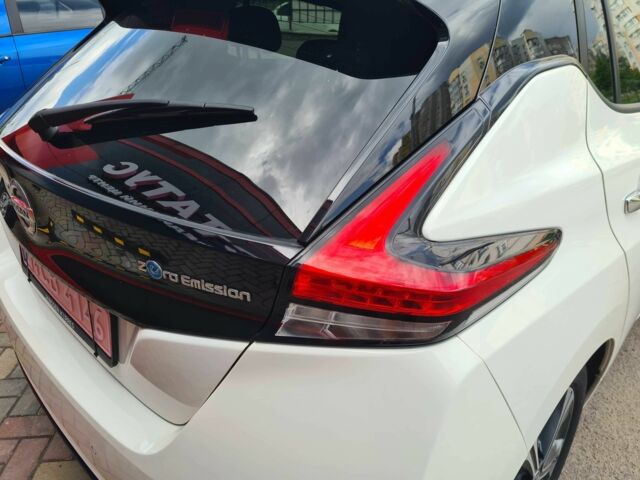 Білий Ніссан Ліф, об'ємом двигуна 0 л та пробігом 85 тис. км за 13500 $, фото 12 на Automoto.ua