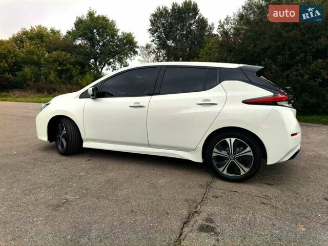 Белый Ниссан Лиф, объемом двигателя 0 л и пробегом 72 тыс. км за 13750 $, фото 45 на Automoto.ua