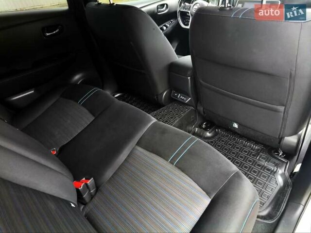 Белый Ниссан Лиф, объемом двигателя 0 л и пробегом 72 тыс. км за 13750 $, фото 12 на Automoto.ua