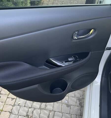 Белый Ниссан Лиф, объемом двигателя 0 л и пробегом 55 тыс. км за 17500 $, фото 64 на Automoto.ua