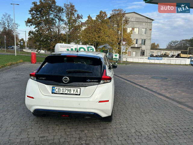 Белый Ниссан Лиф, объемом двигателя 0 л и пробегом 41 тыс. км за 15300 $, фото 4 на Automoto.ua