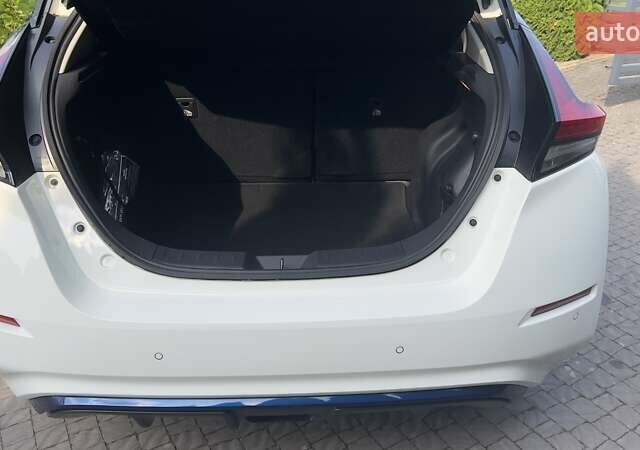 Белый Ниссан Лиф, объемом двигателя 0 л и пробегом 55 тыс. км за 17500 $, фото 39 на Automoto.ua