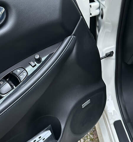 Белый Ниссан Лиф, объемом двигателя 0 л и пробегом 61 тыс. км за 13700 $, фото 18 на Automoto.ua