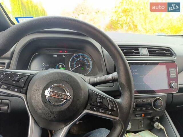 Белый Ниссан Лиф, объемом двигателя 0 л и пробегом 126 тыс. км за 12500 $, фото 3 на Automoto.ua