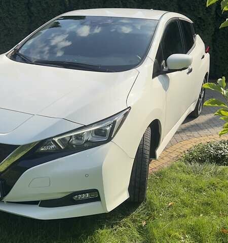 Белый Ниссан Лиф, объемом двигателя 0 л и пробегом 55 тыс. км за 17500 $, фото 22 на Automoto.ua