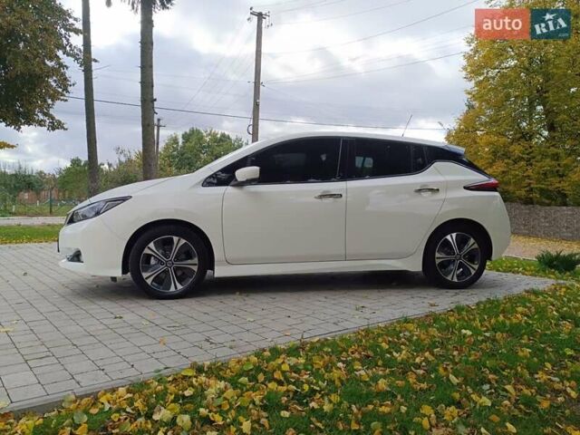 Белый Ниссан Лиф, объемом двигателя 0 л и пробегом 76 тыс. км за 13800 $, фото 2 на Automoto.ua