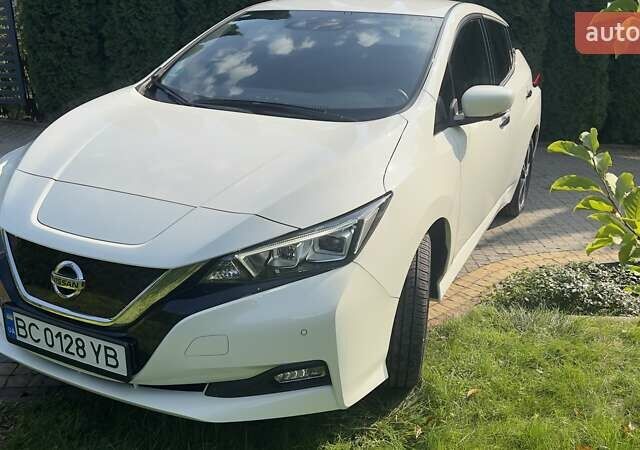 Белый Ниссан Лиф, объемом двигателя 0 л и пробегом 55 тыс. км за 17500 $, фото 25 на Automoto.ua