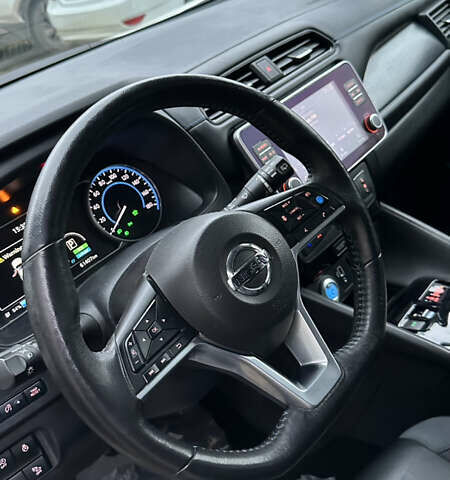 Белый Ниссан Лиф, объемом двигателя 0 л и пробегом 61 тыс. км за 13700 $, фото 16 на Automoto.ua