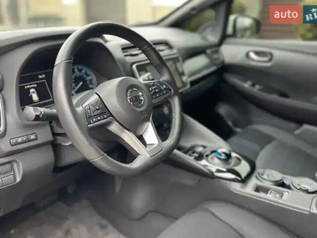 Білий Ніссан Ліф, об'ємом двигуна 0 л та пробігом 81 тис. км за 13700 $, фото 12 на Automoto.ua