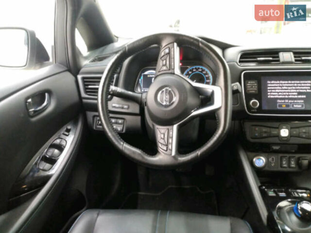 Білий Ніссан Ліф, об'ємом двигуна 0 л та пробігом 49 тис. км за 18500 $, фото 13 на Automoto.ua