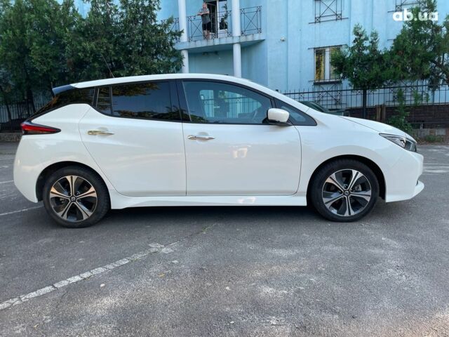 Белый Ниссан Лиф, объемом двигателя 0 л и пробегом 21 тыс. км за 15590 $, фото 6 на Automoto.ua