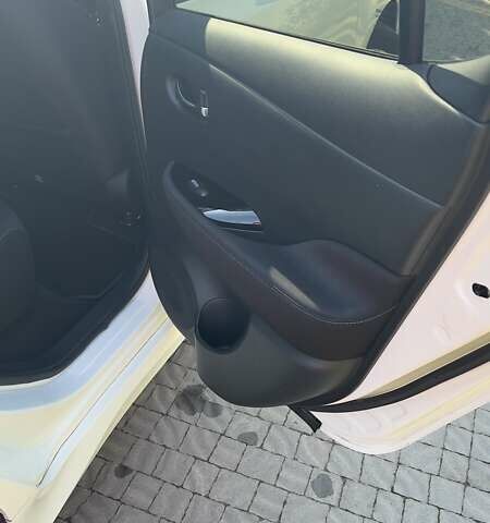 Белый Ниссан Лиф, объемом двигателя 0 л и пробегом 55 тыс. км за 17500 $, фото 67 на Automoto.ua