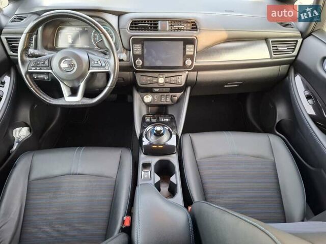 Белый Ниссан Лиф, объемом двигателя 0 л и пробегом 39 тыс. км за 14900 $, фото 9 на Automoto.ua