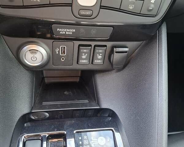 Белый Ниссан Лиф, объемом двигателя 0 л и пробегом 39 тыс. км за 14900 $, фото 14 на Automoto.ua