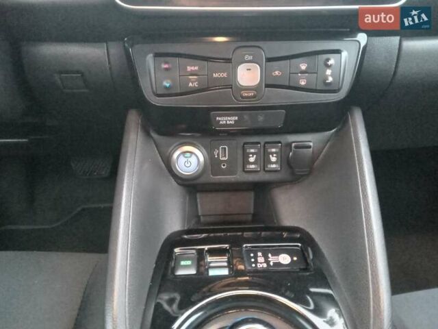 Білий Ніссан Ліф, об'ємом двигуна 0 л та пробігом 81 тис. км за 16990 $, фото 48 на Automoto.ua