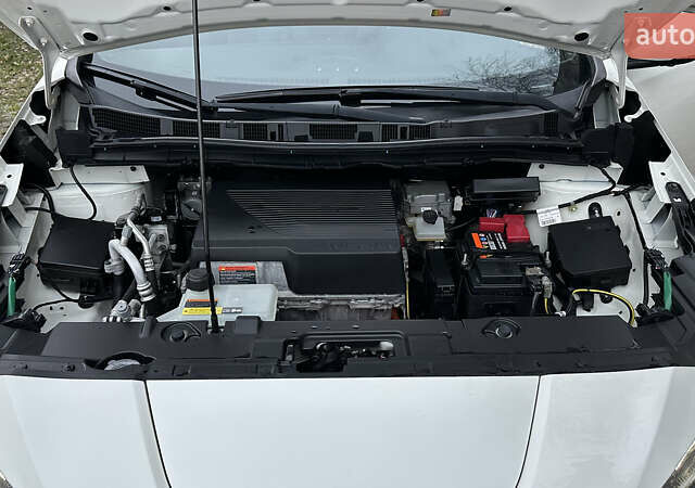 Белый Ниссан Лиф, объемом двигателя 0 л и пробегом 61 тыс. км за 13700 $, фото 9 на Automoto.ua