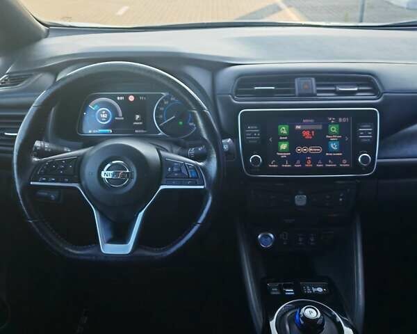 Білий Ніссан Ліф, об'ємом двигуна 0 л та пробігом 43 тис. км за 15500 $, фото 2 на Automoto.ua